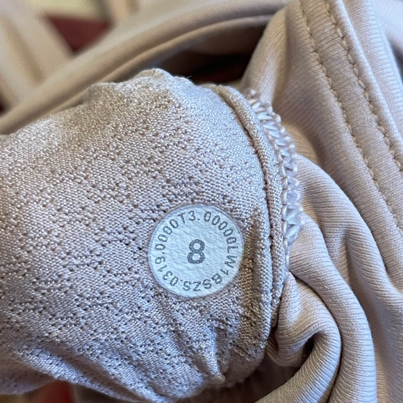 Lululemon Tied In Energy 2-in-1 Pink Tank RETIRED Size 8 - Picture 8 of 9